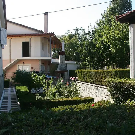 بيت للعطل Luxurious Near Kalavryta Ski كليتوريا