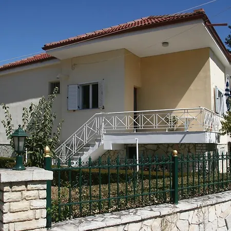 Сasa de vacaciones Luxurious Near Kalavryta Ski *
