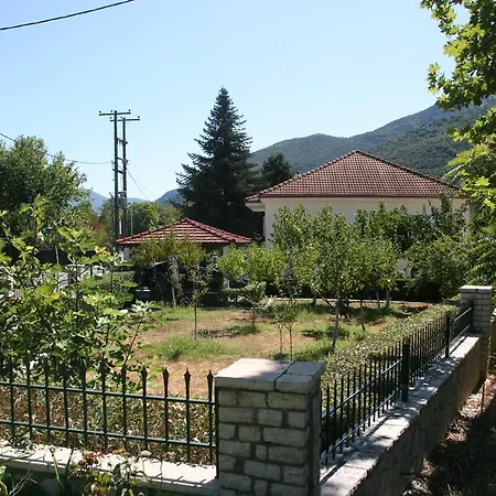 بيت للعطل Luxurious Near Kalavryta Ski كليتوريا